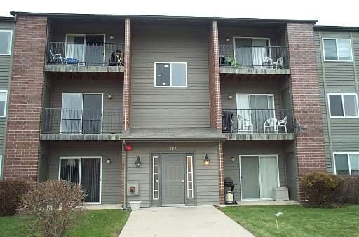 721 N Elm Ln #302, Woodstock, IL 60098