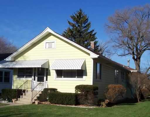 38 W Kenilworth, Villa Park, IL 60181