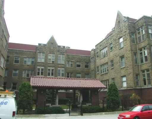 631 W Addison St. #1, Chicago, IL 60613