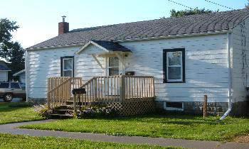 8 W Main St., Amboy, IL 61310