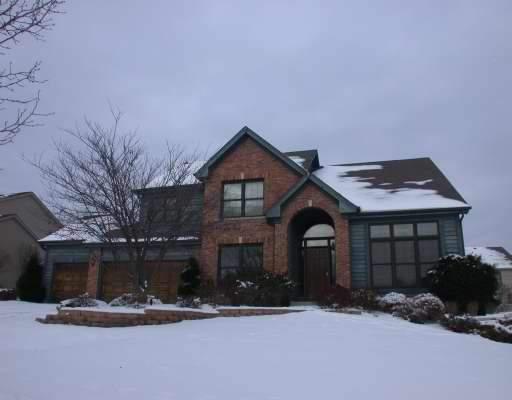 19W136 Woodcreek Pl., Downers Grove, IL 60516