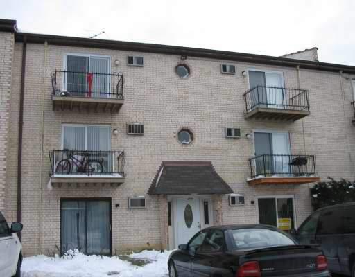 2413 Randal Ln. #1A, Arlington Heights, IL 60004