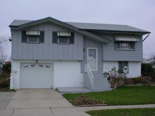 418 Arnold Ave., Romeoville, IL 60446