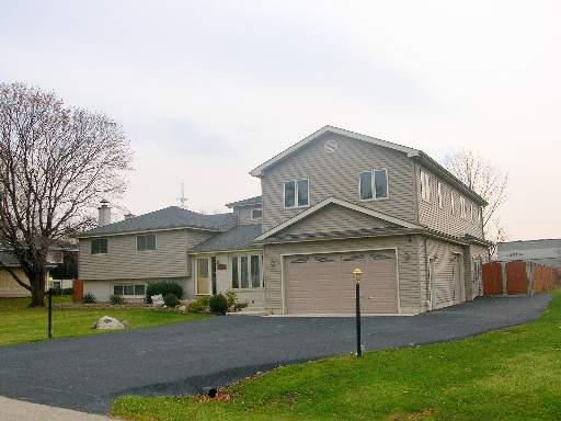 20W325 Pleasantdale Dr., Lemont, IL 60439