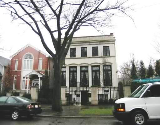1239 W Altgeld St., Chicago, IL 60614