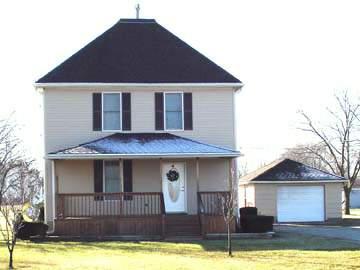 969 E North Rd., Ashkum, IL 60911