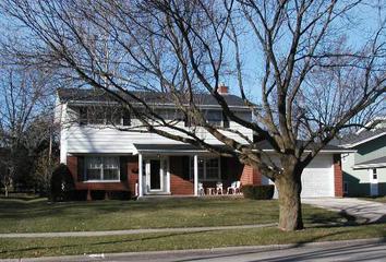 1213 Cardinal Ln., Naperville, IL 60540
