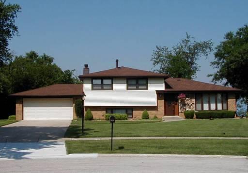 1913 Center Circle, Darien, IL 60561