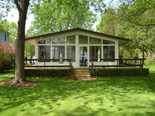 4616 N Stafford Dr., Mchenry, IL 60050
