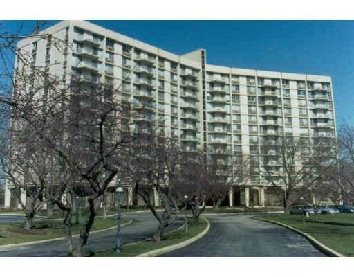 20 N Tower Rd. #7E, Oak Brook, IL 60523