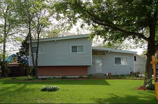 1636 Larry Ln., Glendale Heights, IL 60139