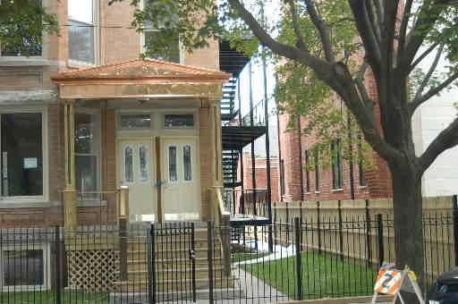1733 W Henderson Blvd., Chicago, IL 60657