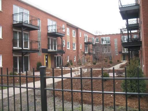 6431 N Damen Ave. #1E, Chicago, IL 60645