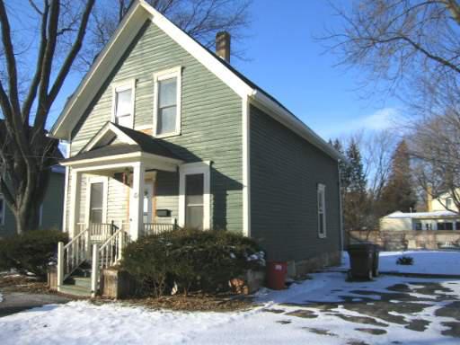 15 Michigan St., East Dundee, IL 60118