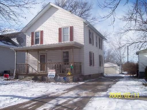 30 N Metcalf Ave., Amboy, IL 61310