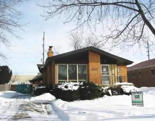 9401 S Country Club Dr., Evergreen Park, IL 60805