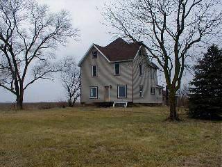 647 E 3000th Rd., Wenona, IL 61377