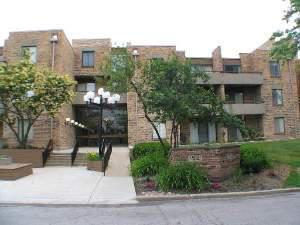 1912 Prairie Sq. #122, Schaumburg, IL 60173