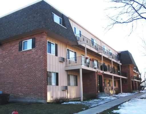 2410 Algonquin Rd. #17, Rolling Meadows, IL 60008