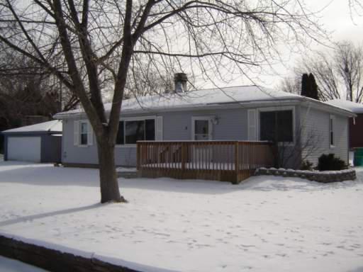 5 Roosevelt St., Lake In The Hills, IL 60156