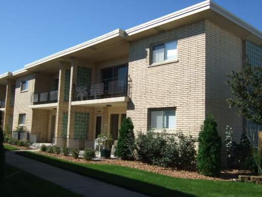 4653 W 95 St. #2-S, Oak Lawn, IL 60453