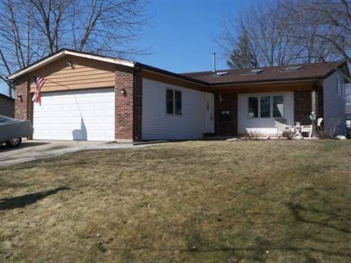 638 Hingham Ln., Schaumburg, IL 60193