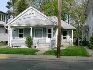 418 Jackson St, Aurora, IL 60505