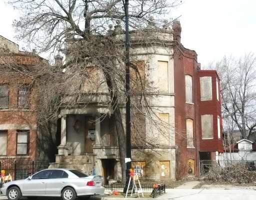 3130 W Fullerton St., Chicago, IL 60647