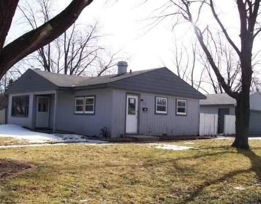11 Wren Rd., Carpentersville, IL 60110
