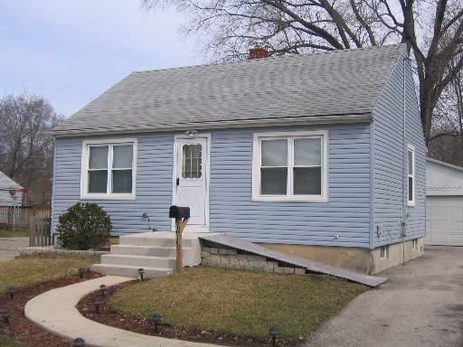 1038 Jackson St., Aurora, IL 60505