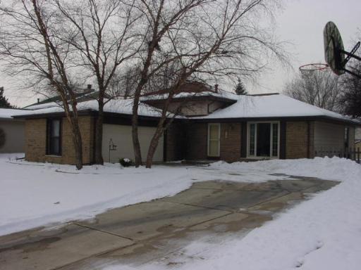 135 S Birchwood Dr., Naperville, IL 60540