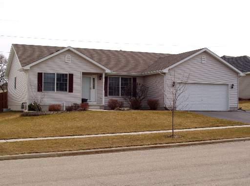 1714 Pebblewood Ct., Sycamore, IL 60178