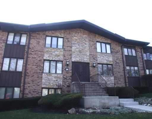 1640 Royal Oak Rd. #5, Darien, IL 60561