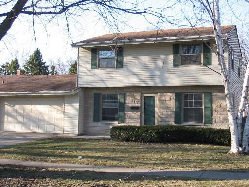 117 E Sunset Pl., DeKalb, IL 60115