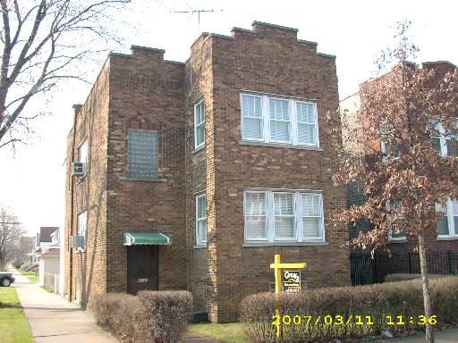 3035 W Addison St., Chicago, IL 60618