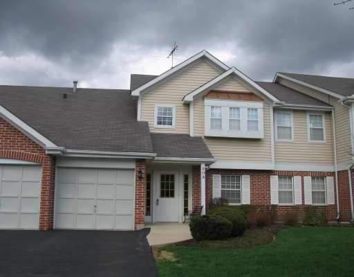 208 Winnsboro Ln. #B, Schaumburg, IL 60193