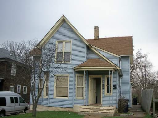 370 Bent St., Elgin, IL 60120