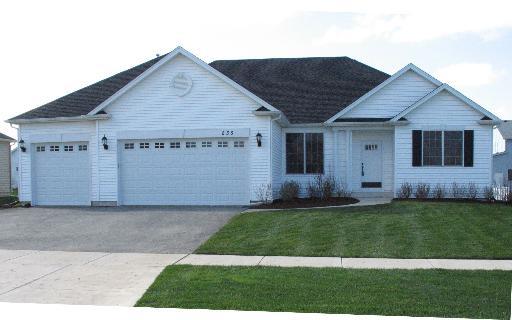 235 Red Hawk Rd., Hampshire, IL 60140