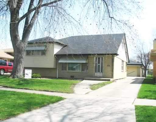 10327 S Laporte Ave., Oak Lawn, IL 60453