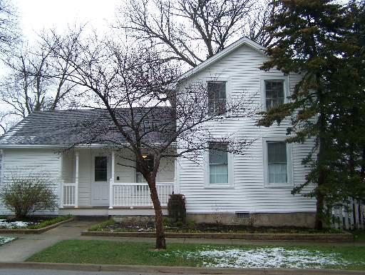 119 Walnut Ave., Frankfort, IL 60423