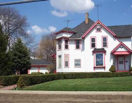 702 Congdon Ave., Elgin, IL 60120