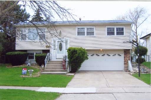 20048 Monterey Ave., Lynwood, IL 60411