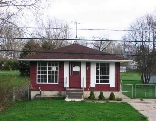 10 E Clarendon Dr., Round Lake, IL 60073