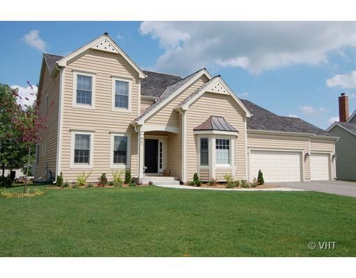 587 Oxford Ln., Lindenhurst, IL 60046
