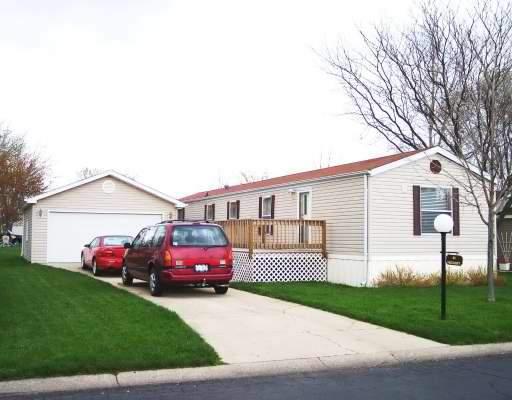 61 Hickory Ln., Sandwich, IL 60548