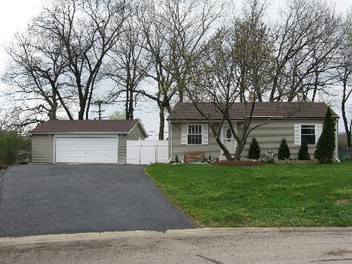 7512 Westview Ln., Woodridge, IL 60517