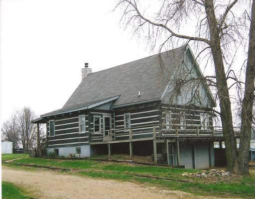 926 Inlet Rd., Amboy, IL 61310