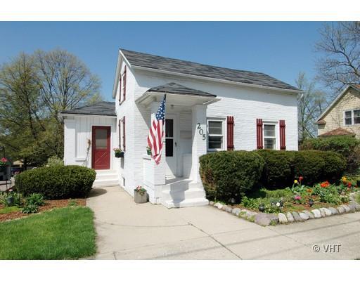205 N Vanburen, East Dundee, IL 60118