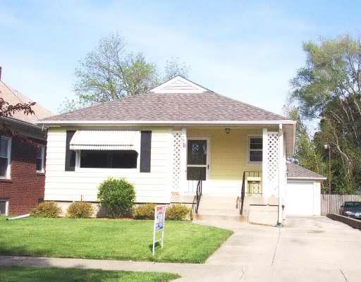 851 Bowditch Ave., Aurora, IL 60505
