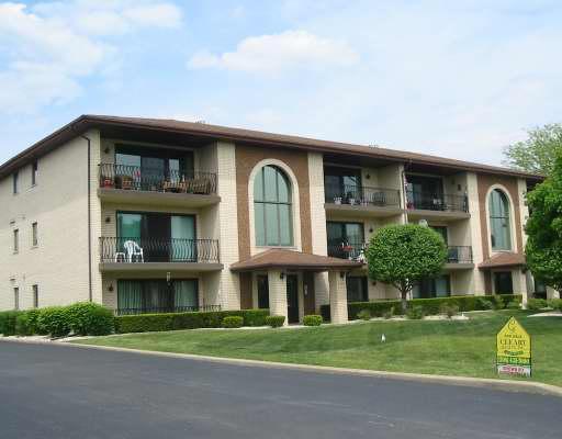 7448 Ponderosa Ct. #1B, Orland Park, IL 60462